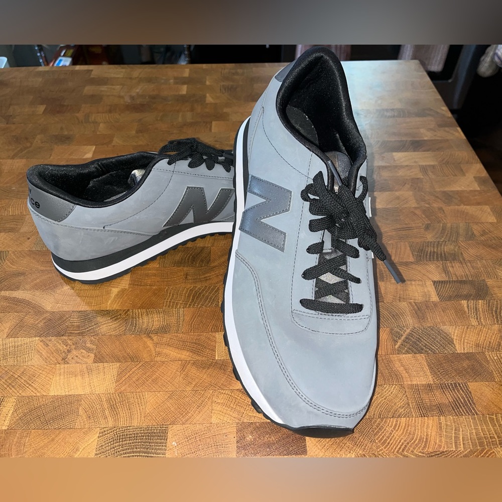 NEW BALANCE men’s size 13